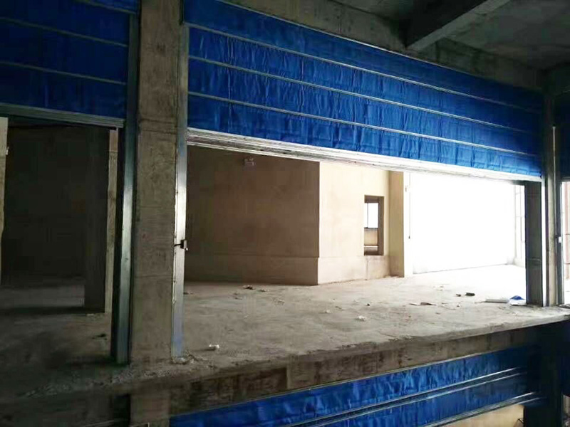 ���̰���