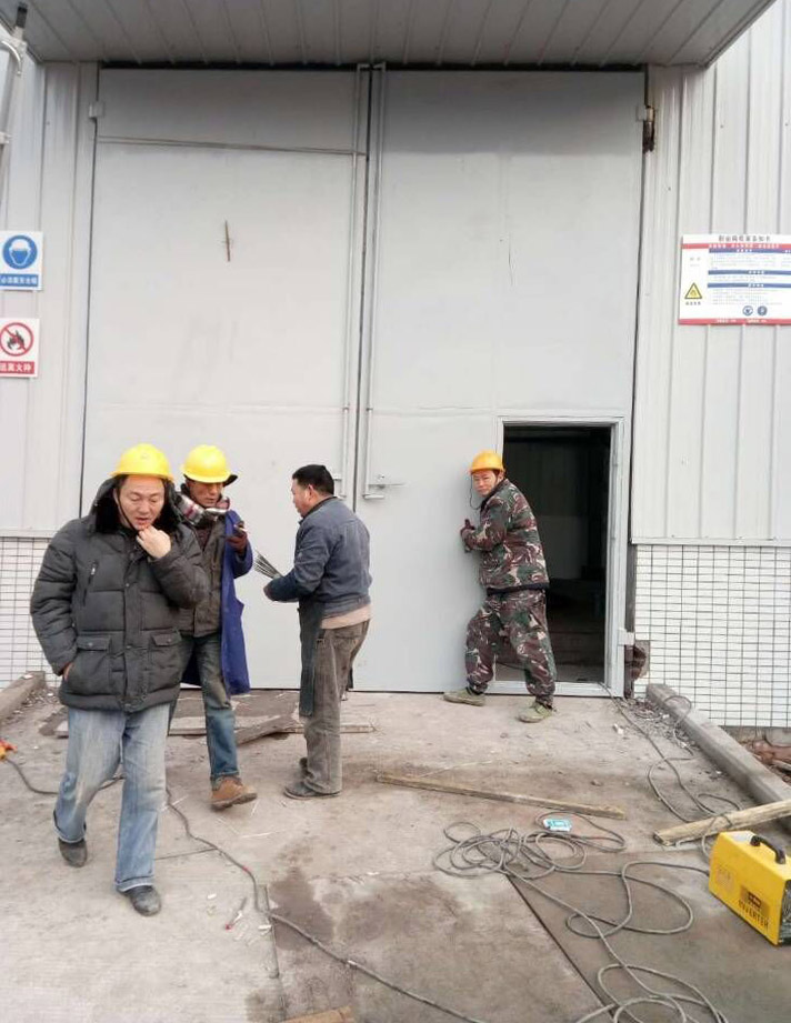 ���̰���